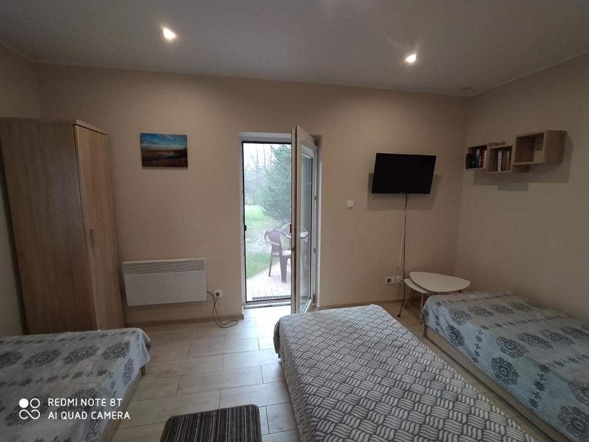גוניאדז Dolistowka Apartamenty, Pole Namiotowe, Balia Z Jacuzzi, Ogrod Warzywny Dla Gosci, Plac Zabaw Dla Dzieci מראה חיצוני תמונה