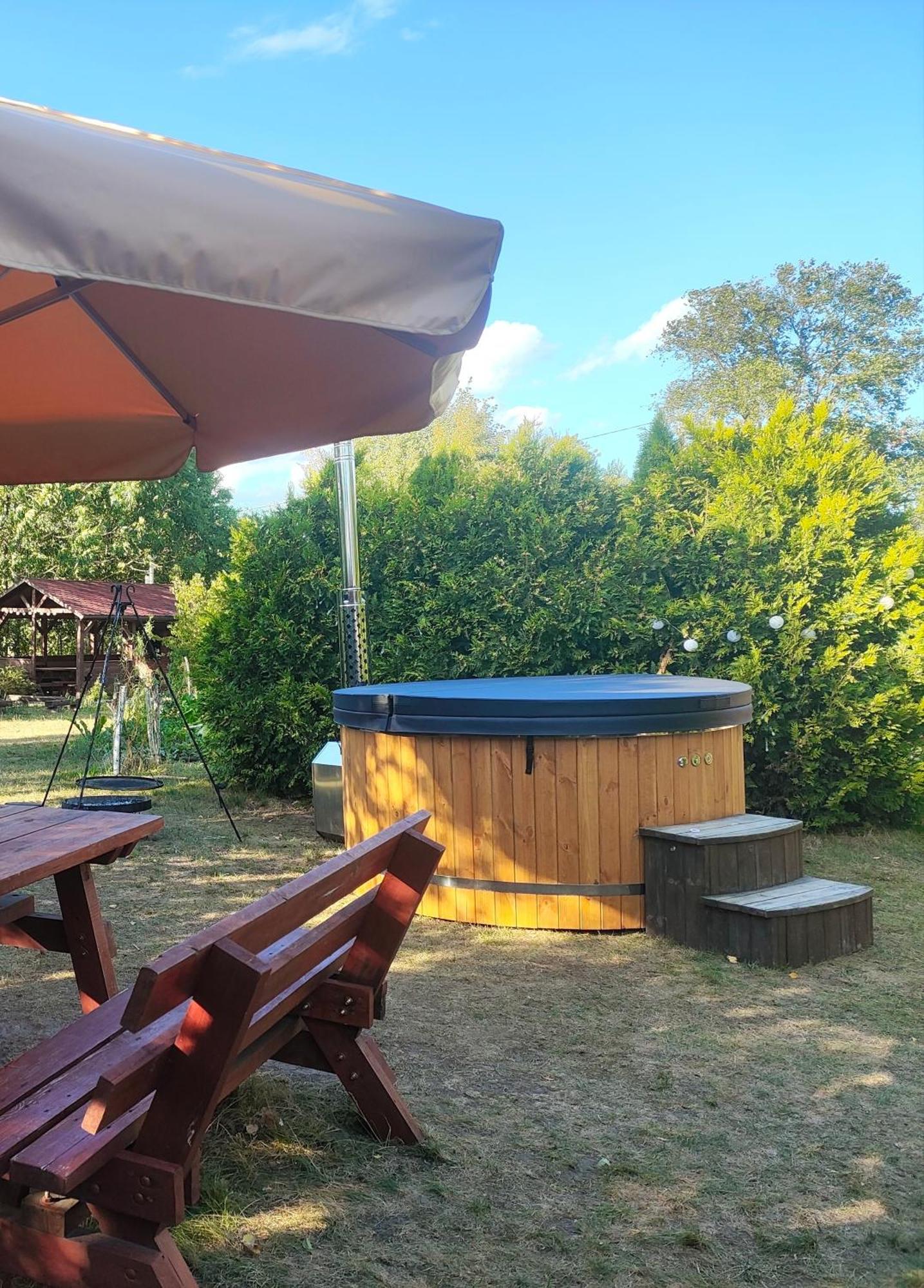 גוניאדז Dolistowka Apartamenty, Pole Namiotowe, Balia Z Jacuzzi, Ogrod Warzywny Dla Gosci, Plac Zabaw Dla Dzieci מראה חיצוני תמונה
