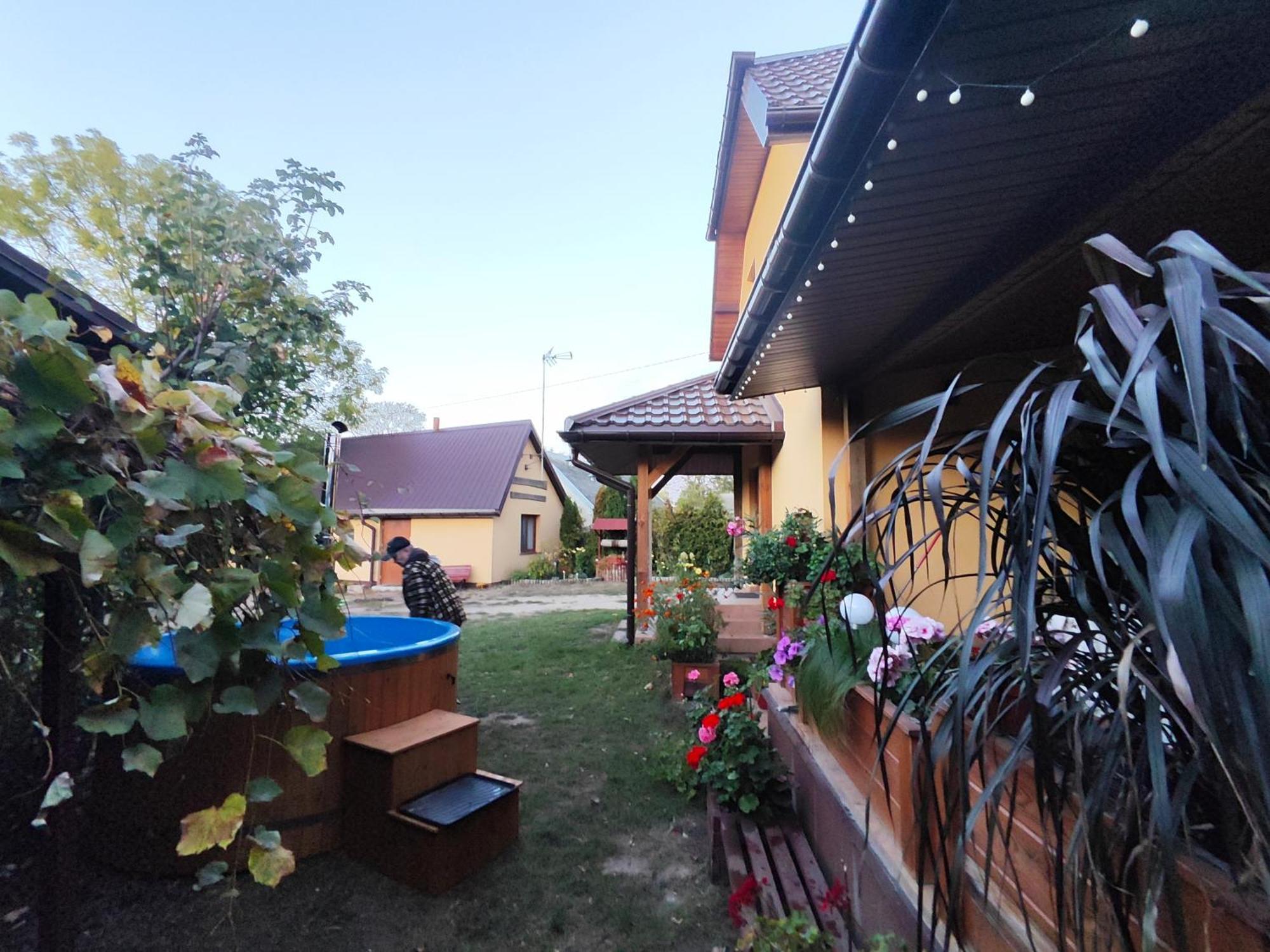 גוניאדז Dolistowka Apartamenty, Pole Namiotowe, Balia Z Jacuzzi, Ogrod Warzywny Dla Gosci, Plac Zabaw Dla Dzieci מראה חיצוני תמונה